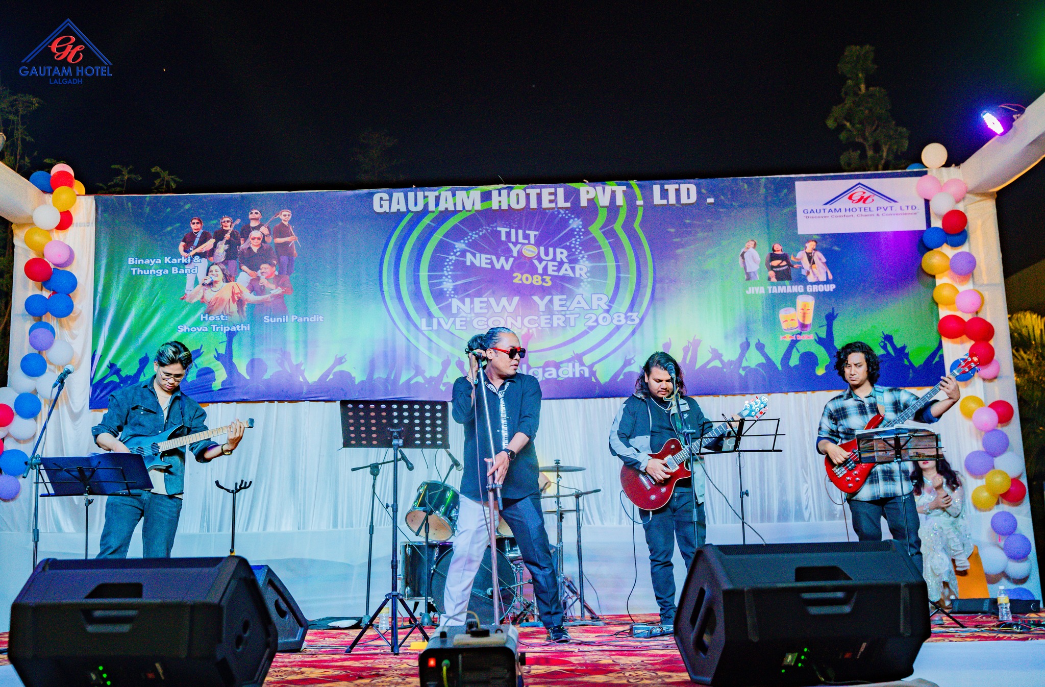 Concert moment from Binay Karki and Thunga
